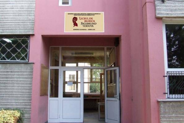 Elítélték a gyermekeket megalázó kolozsvári pedagógust