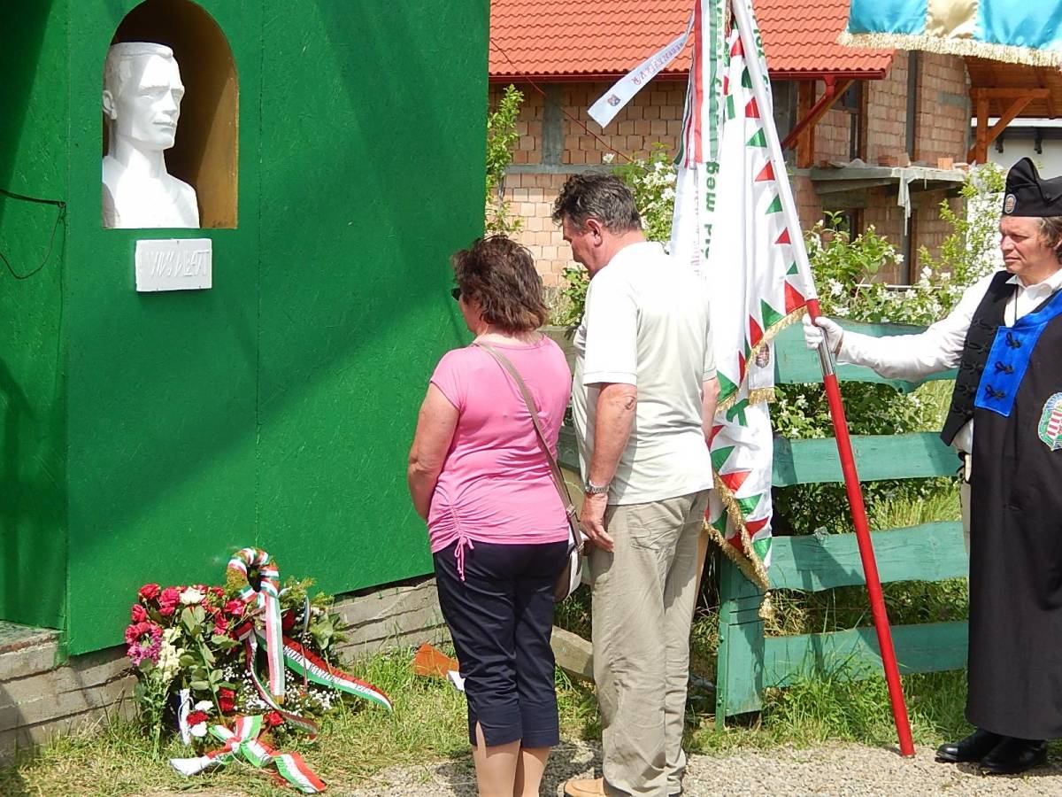 Vissza kell szolgáltatni a Szovátán elkobozott Wass Albert-szobrot