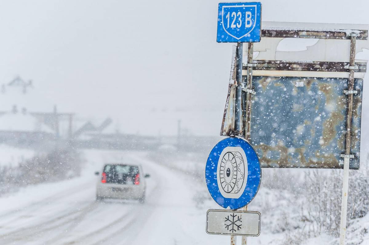 Megkötötték a keretszerződéseket, ők fognak felelni a Hargita megyei utak téli karbantartásáért