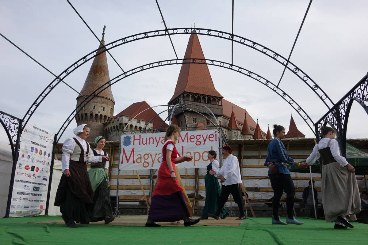 Jubileumi ünnep Hunyad megyében: többek között Déván, Vajdahunyadon, Petrozsényben szerveznek magyar napos programokat