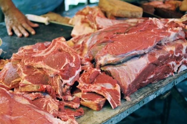 Ecettel mossák a húsokat? – Újabb élelmiszerbotrány