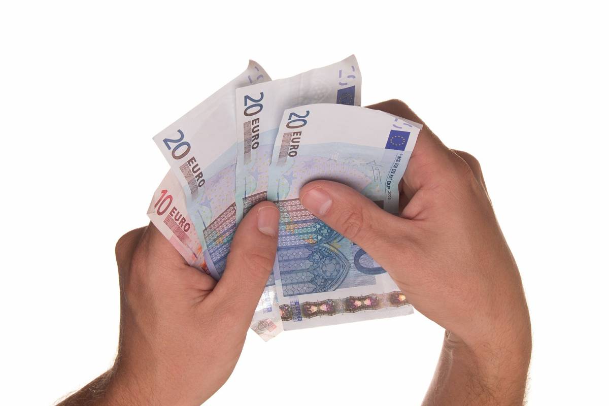 Román euró csak tíz év múlva?