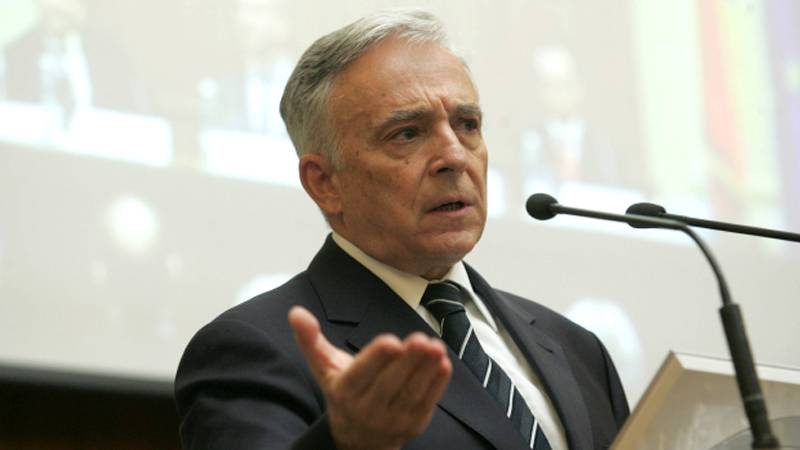 Isărescu ízekre szedte az adótörvénykönyvet