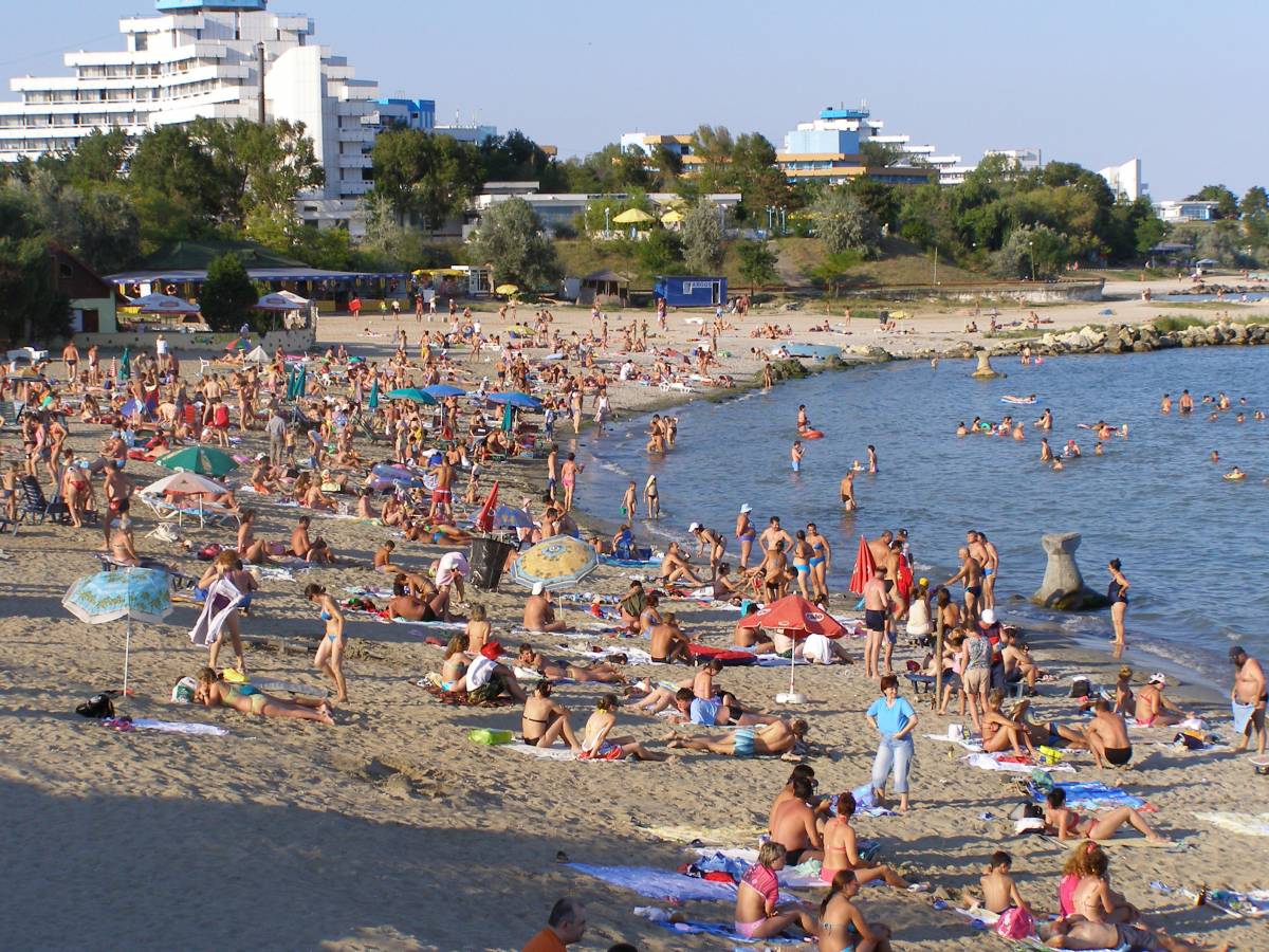 Több mint 200 ezer turista a román tengerparton