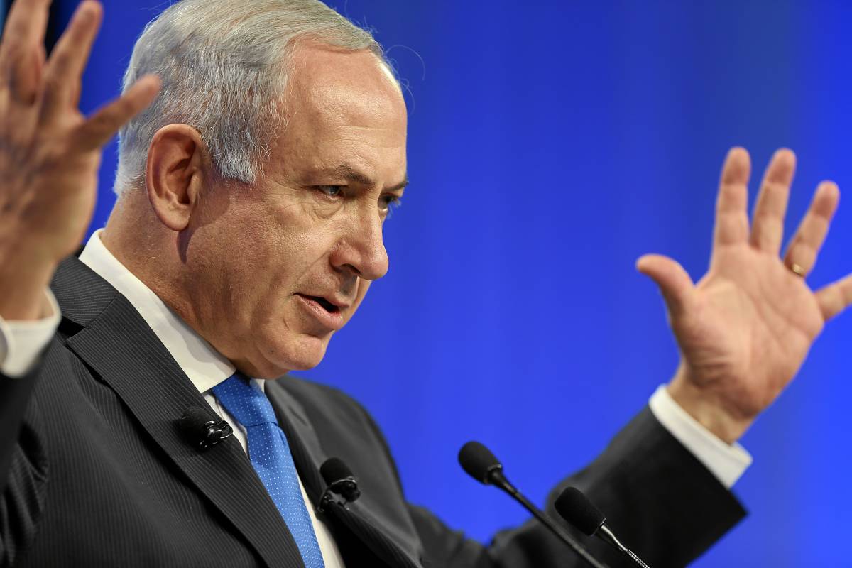 Korrupció: bajban az izraeli miniszterelnök, közel a vádemelés