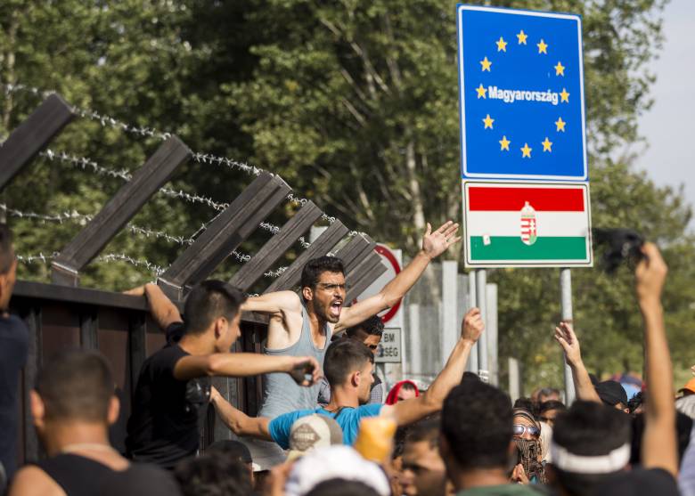 Támogatják a kerítést az erdélyi magyar pártelnökök