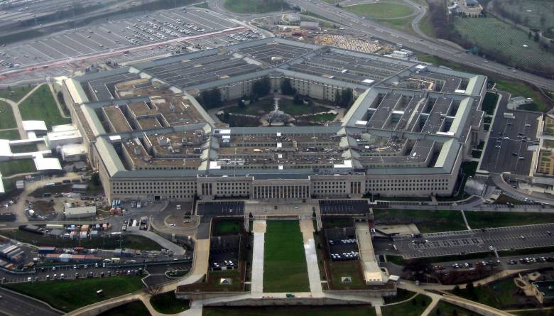 Lövöldözés miatt lezárták a Pentagon épületét, egy rendőr meghalt, a támadó elmenekült