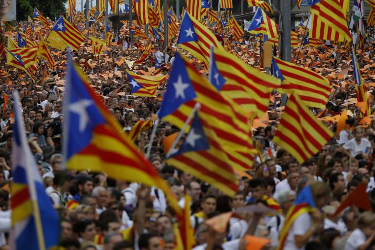 Ötmillió eurós bírságot kell fizetniük a népszavaztató katalán vezetőknek