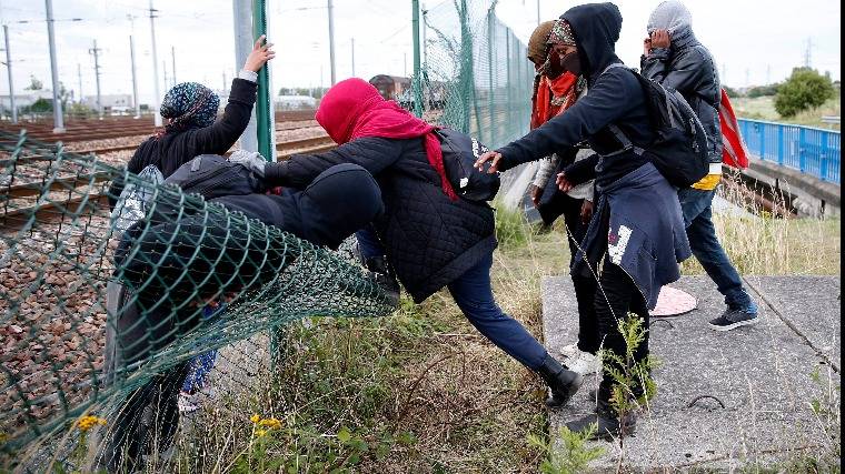Migránsroham Calais-ban