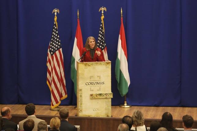Újabb amerikai bírálatok Magyarországnak