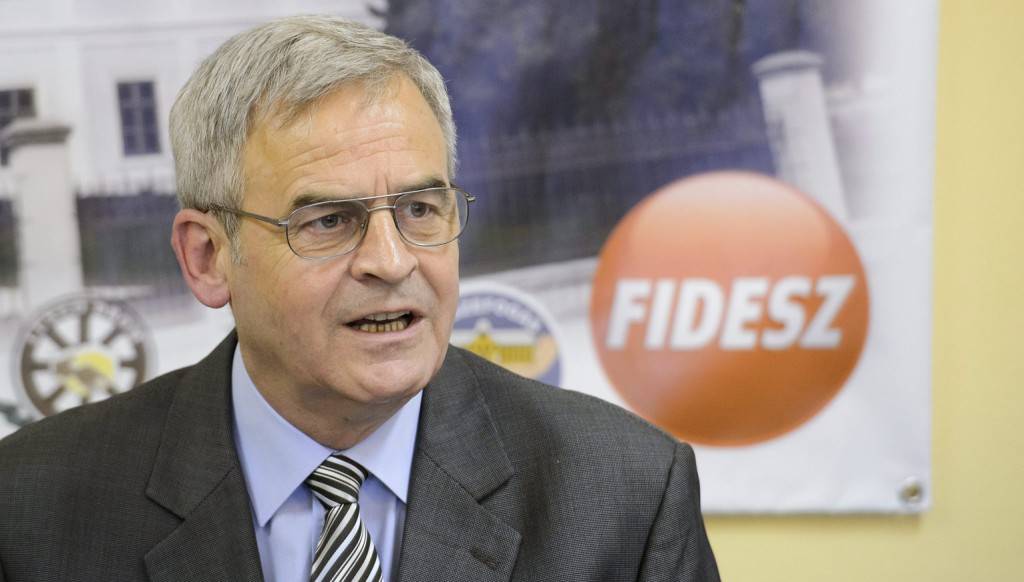 Kiállt Tőkés mellett a Fidesz–KDNP EP-képviselőcsoportja