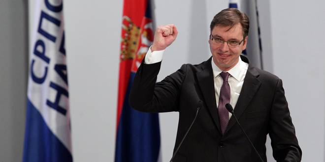 Szerbia: győzött Vucic pártja, parlamentben az ultranacionalisták