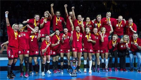 EHF-kupát nyertek a dunaújvárosi kézis lányok