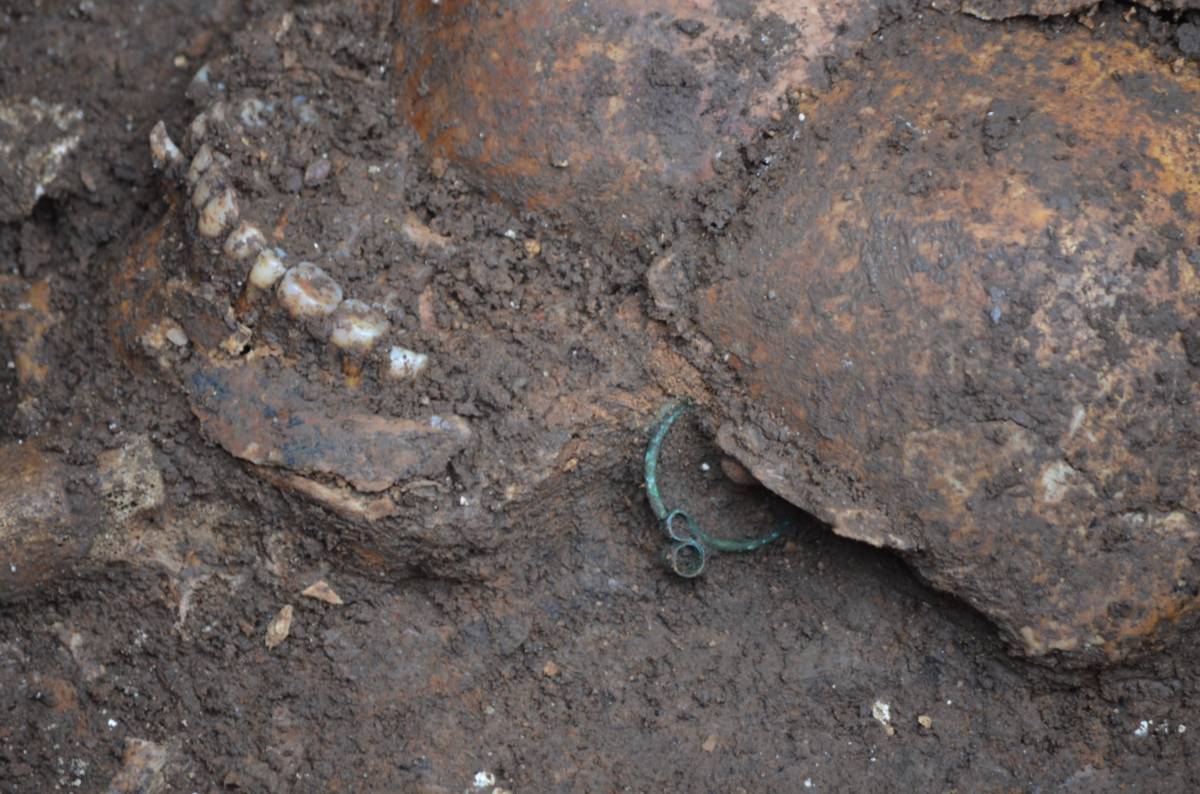 Kora Árpád-kori hajkarikát találtak Bágyonban