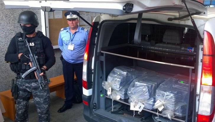 Meggyűlt a baja a román rendőrségnek a drogkereskedőkkel