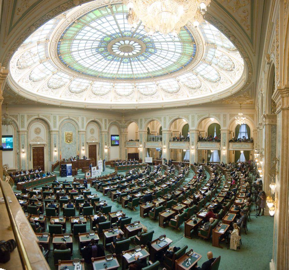 Visszaküldte a szenátus a jogi bizottságnak a közkegyelmi törvényt
