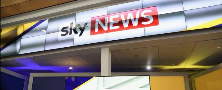 Őrizetbe vették a Sky News „fegyverkereskedőit”