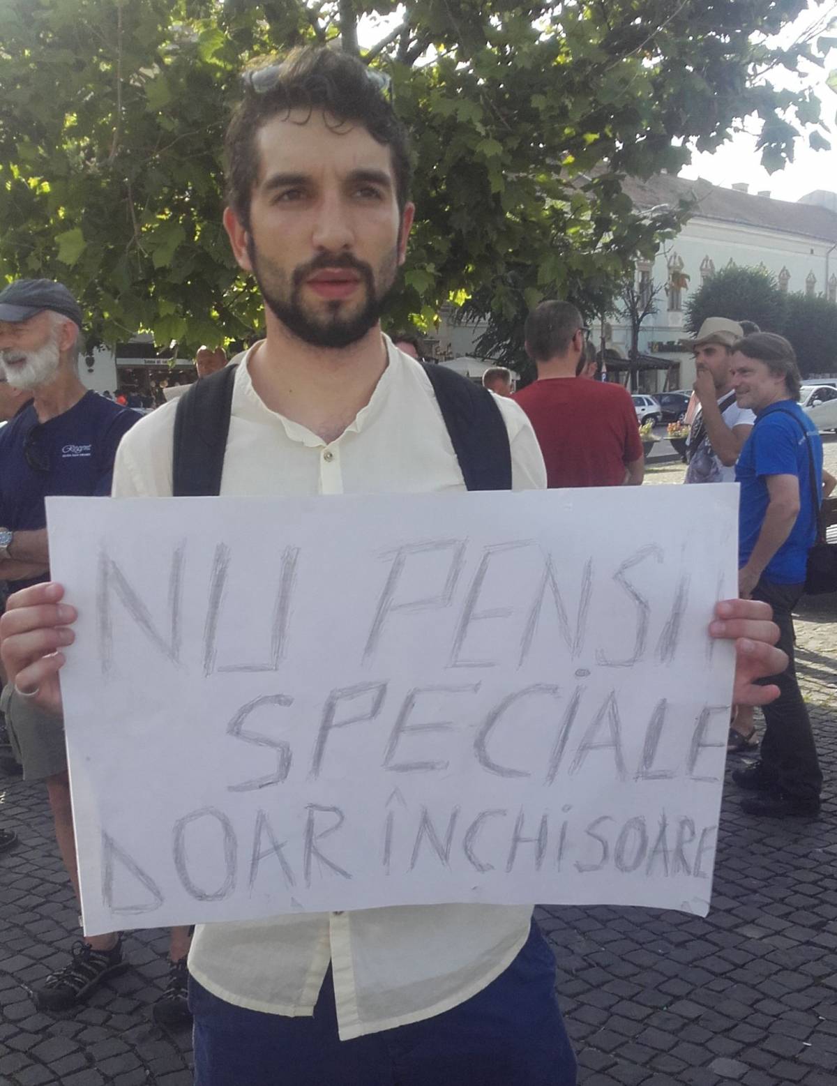 A törvényhozók ellen vonultak utcára Bukarestben és Kolozsvárt