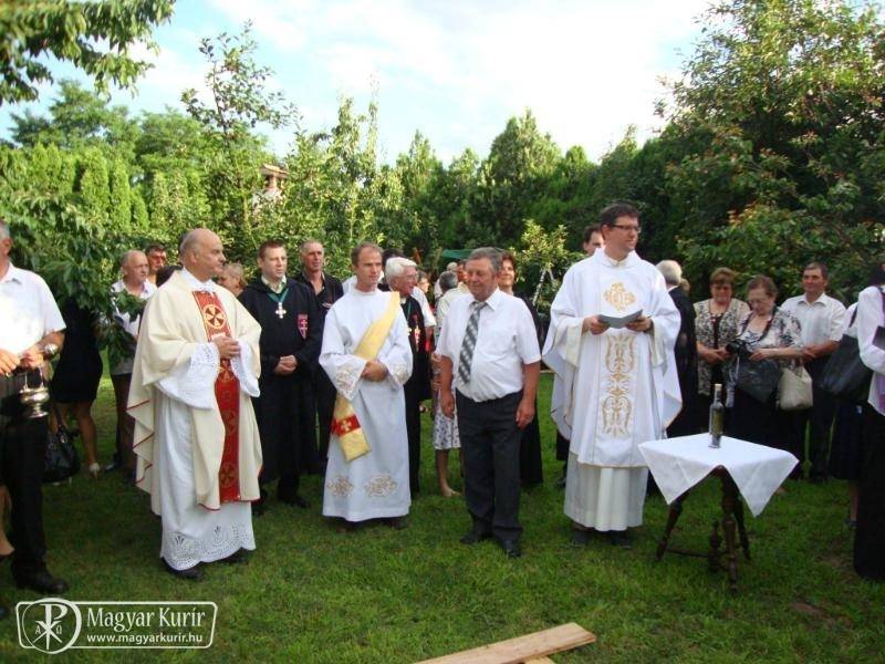 Délvidéken állítottak emlékjeleket Erdély nagy püspökének