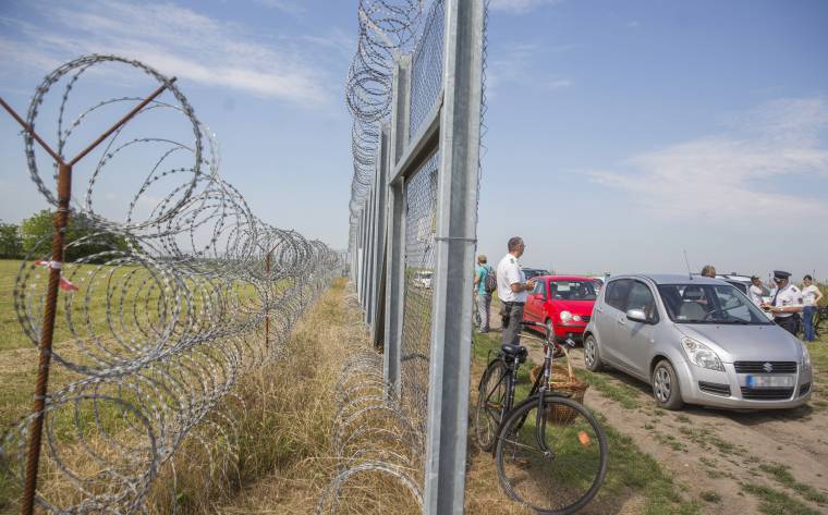 Orbán Viktor: Magyarország határvadász egységekkel erősíti meg déli határainak védelmét