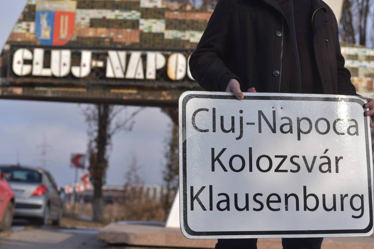 Nem fellebbez Boc – magyarul és németül is kiírják Kolozsvár nevét