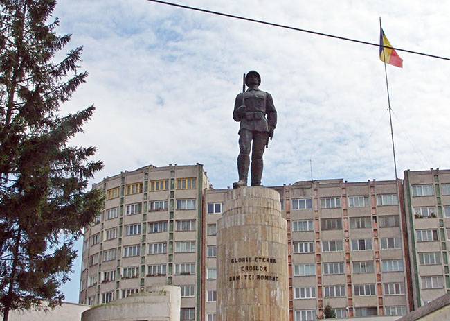 Az ismeretlen román katona szobrának felújítását kérik