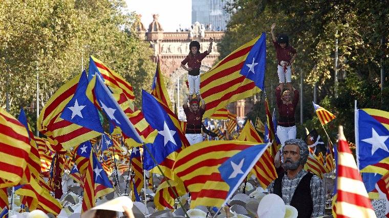 Madrid benyújtaná a számlát: a spanyolok egymilliárd euróra becsülik a katalán válság „árát”