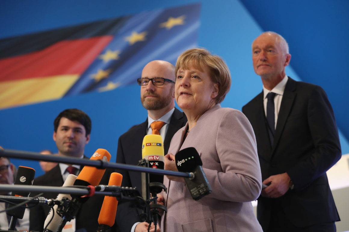 Merkel: meg kell állítani az illegális migrációt