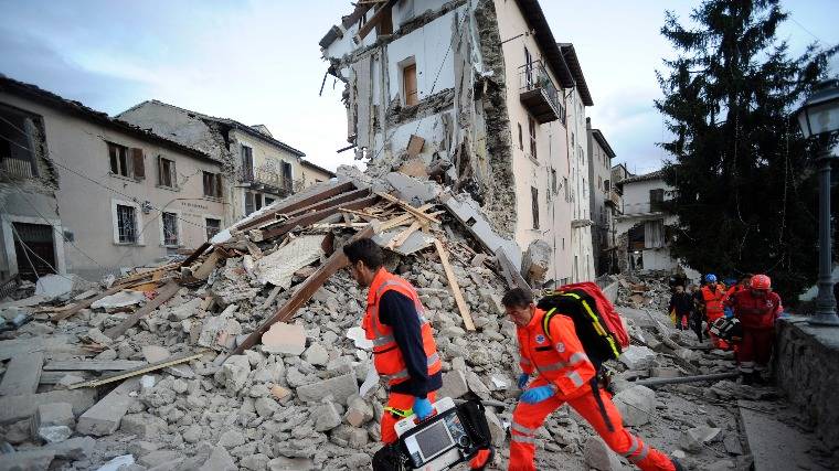 Pusztító földrengés sok halottal Olaszországban