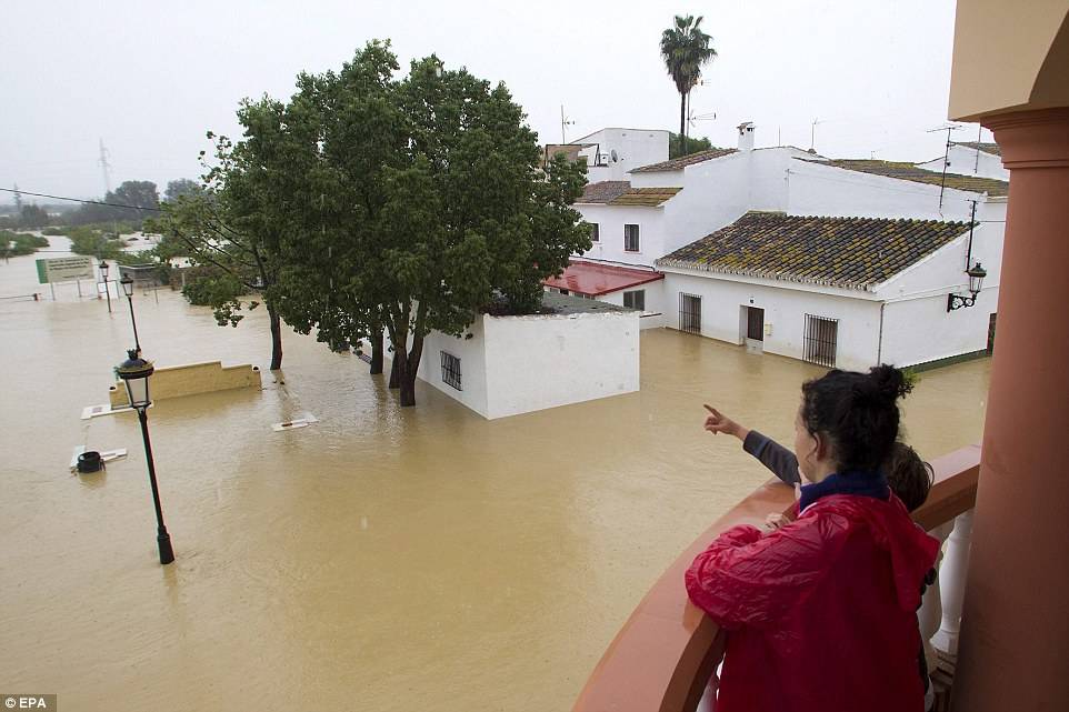 Román nő halt meg a spanyol áradásokban