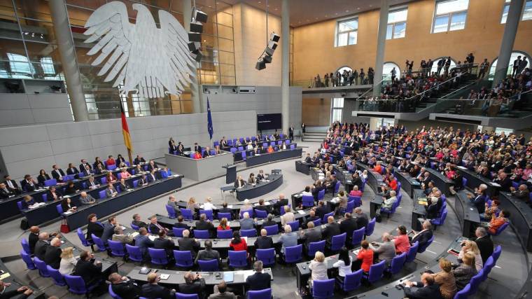 Történelmi csúcson a Bundestag létszáma a vasárnapi választások után