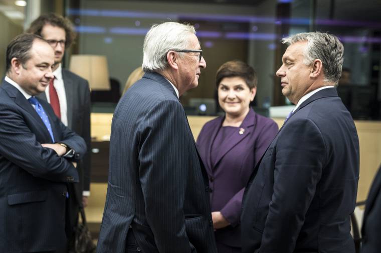 Jean-Claude Junckernek nem tetszik, hogy Orbán Viktornak Magyarország az első