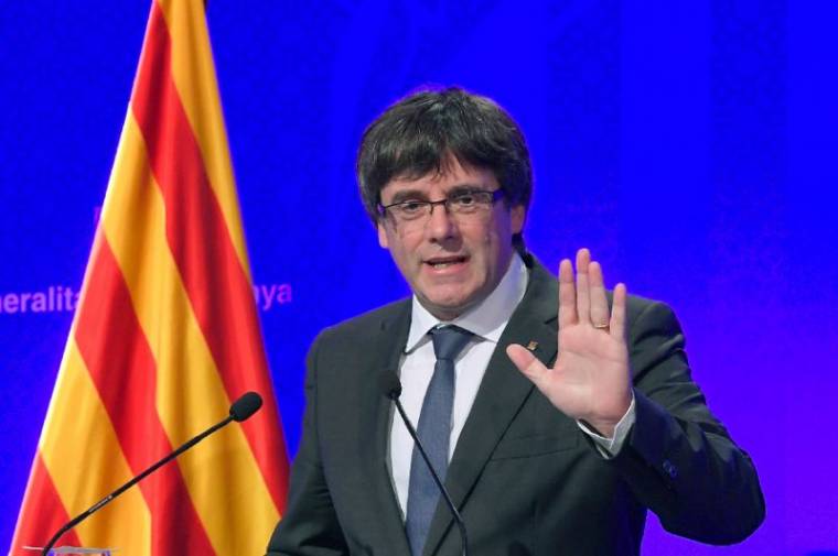 Puigdemont nem hirdette ki Katalónia függetlenségét, de tárgyalna róla