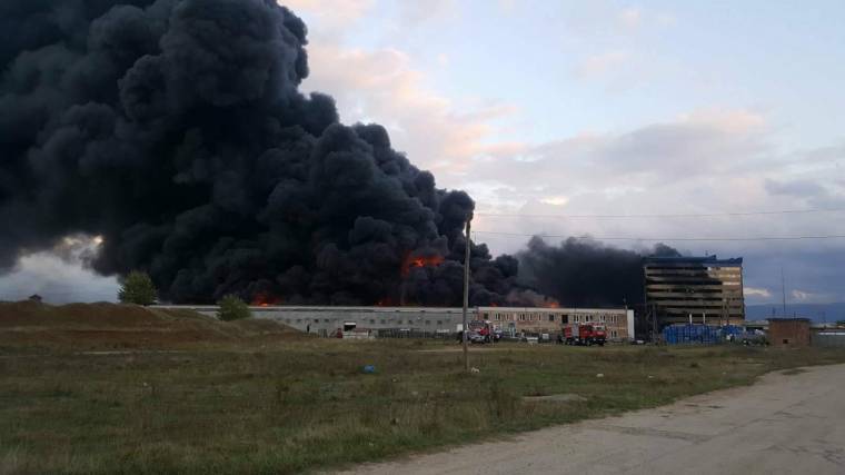 Közel félezer lakost evakuáltak a tűzvész miatt Szászvárosban