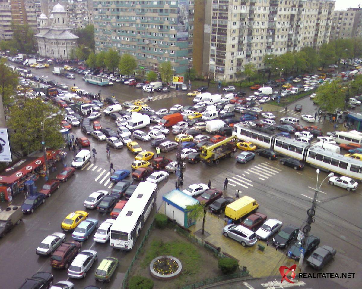 Közlekedési felmérés: az európai nagyvárosok közül Bukarestben állnak a legtöbbet dugóban az autósok