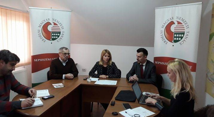 Országgyűlési választás: az EMNT több tízezer erdélyi magyart ért el regisztrációs kampányával