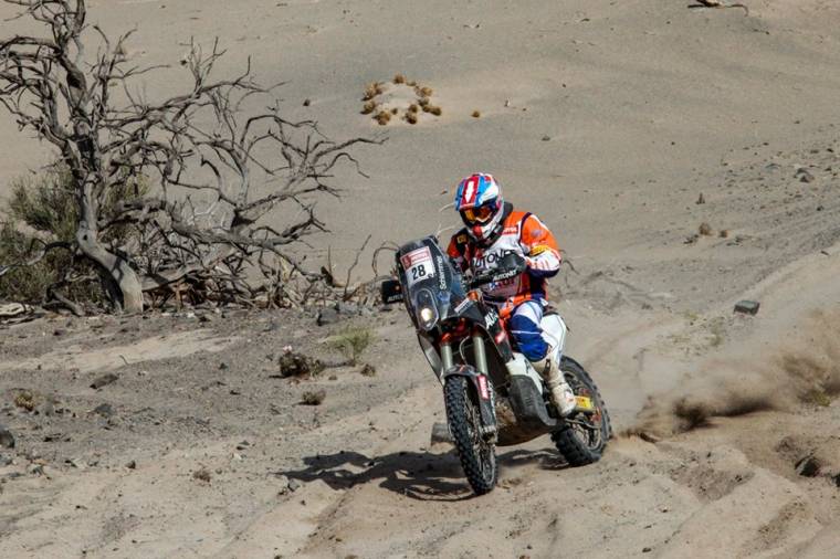 Felépüléséért küzd Gyenes Mani – a nemrég balesetet szenvedett szatmárnémeti motoros Dakar-rajtja Peruban dől el