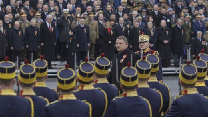 Nagyszabású katonai parádéval ünnepelték Románia nemzeti ünnepét Bukarestben