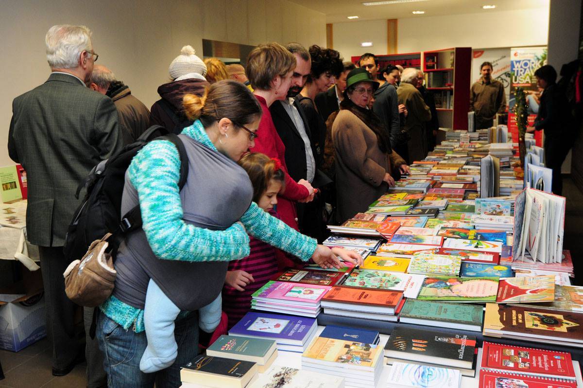 Reneszánszát éli a nyomtatott könyv: száz kiadó termékeit várják a kolozsvári adventi vásárra