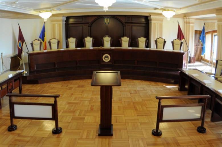 Alkotmánybíróságon támadta meg az USR és Orban pártja a közrend megzavarását börtönnel büntető törvényt