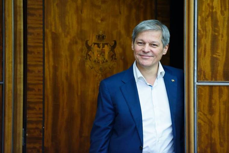 Dacian Cioloș indulna az elnökválasztáson, ha jelöltsége nem gyengítené az ellenzék esélyeit