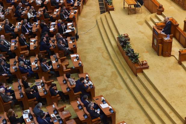 Vitatja az ellenzék a rendkívüli parlamenti ülésszak szabályosságát