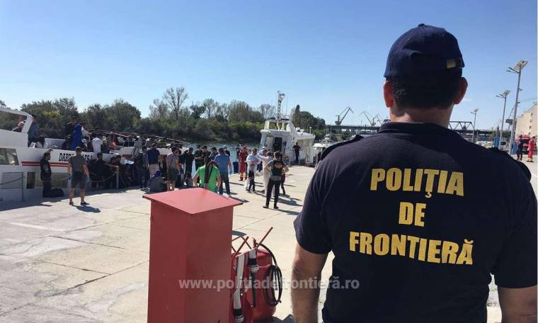 A Dunán motorcsónakkal átkelő határsértőket fogtak Dolj megyében