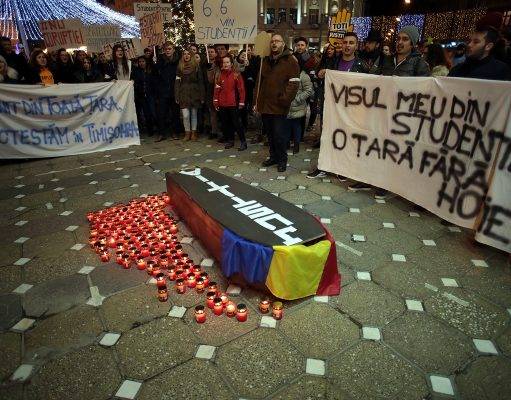 Diákok tüntettek Temesváron az igazságszolgáltatás függetlensége mellett