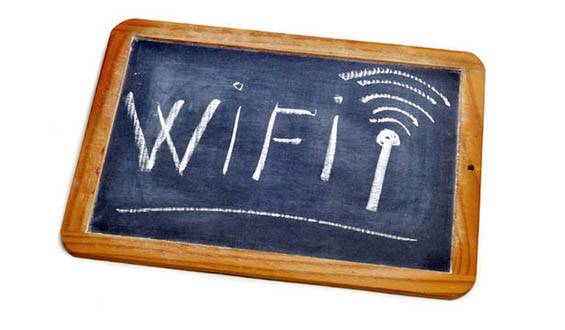Négy éven belül minden iskolában lesz Wi-Fi internet