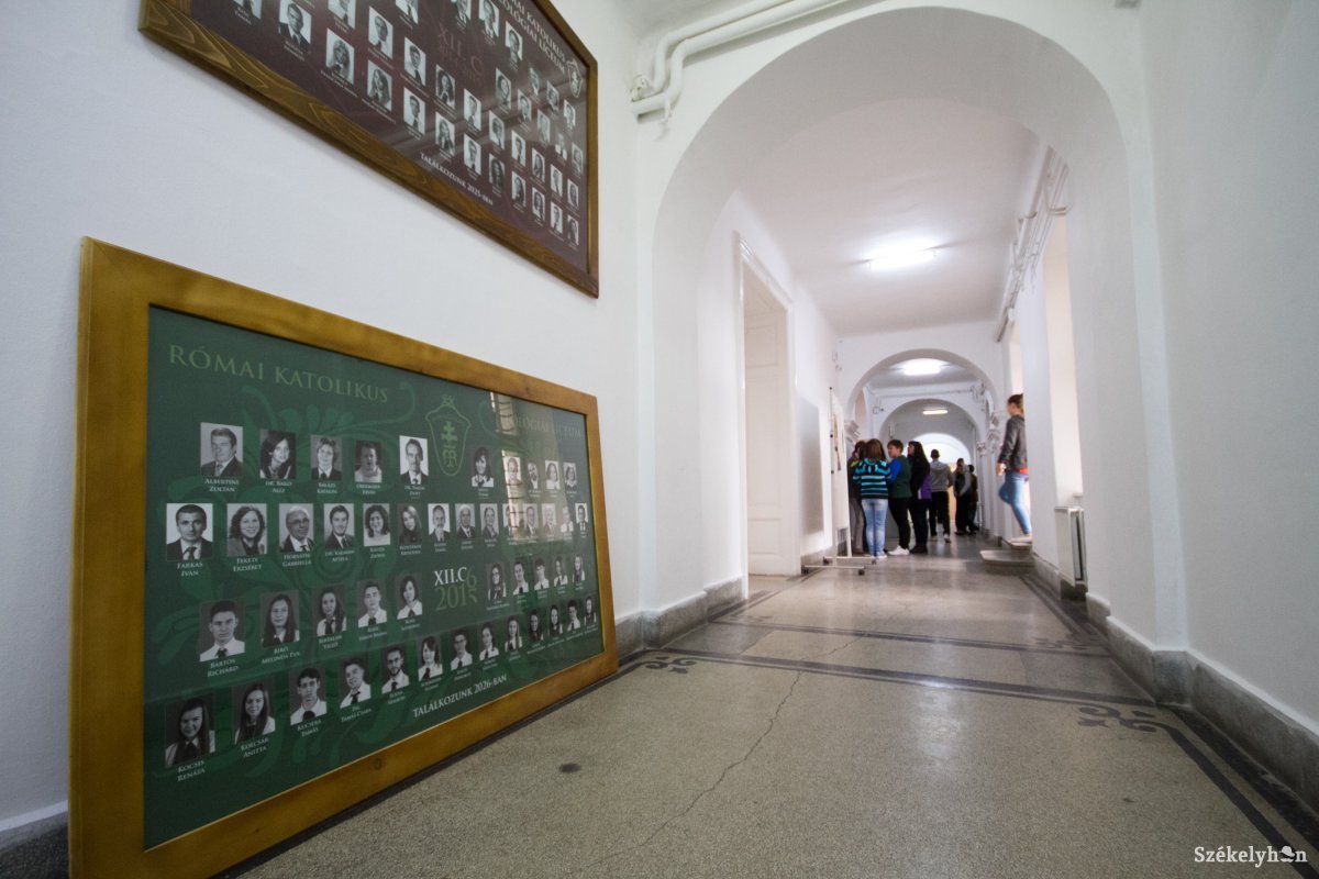 Papíron negyedszerre költöznek a diákok – adminisztratív hercehurca is nehezíti a vásárhelyi katolikus iskola újjászervezését