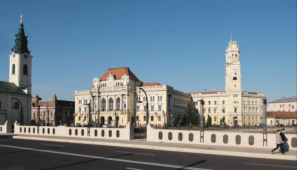 Ügyintézés magyarul: heteken belül megnyílhat a rég várt ügyfélkapu a nagyváradi városházán
