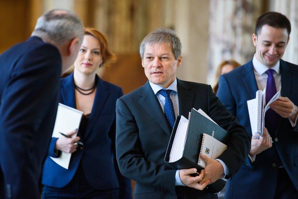 Keresik a „lyukat” – Cioloş a PSD túl ambiciózus terveivel magyarázza a vádakat