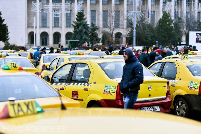 Tiltakoztak a taxisok – a Clever és az Uber korrekt bánásmódot vár