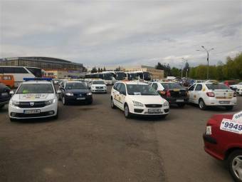 Az Uber ellen vonultak fel taxisok Kolozsváron